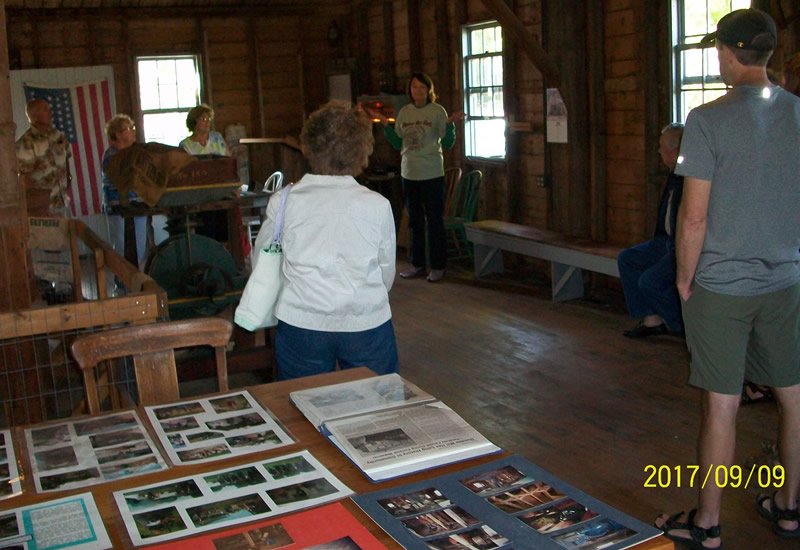 https://www.dundeemill.org/pictures/2017/3 tour 1.jpg